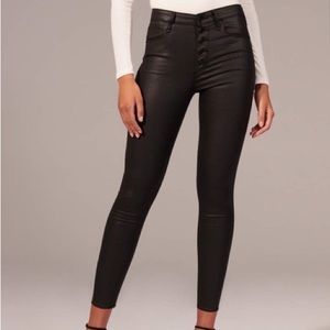 Abercrombie high rise super skinny - black coated denim